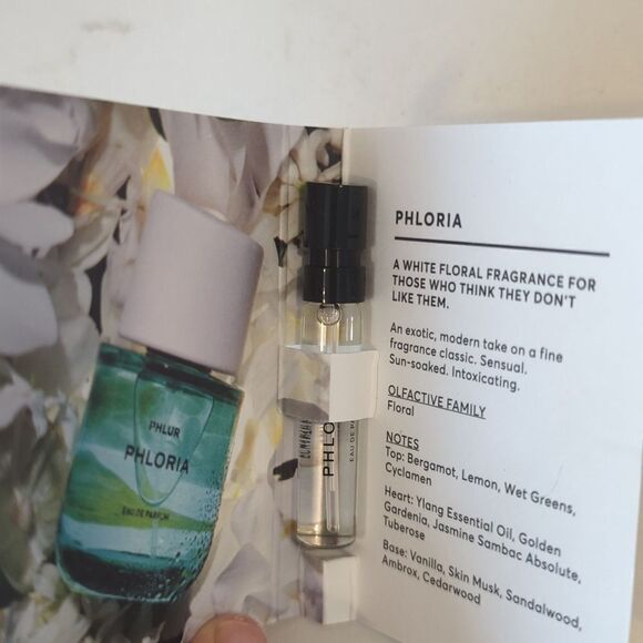 Women’s Fragrance Sampler - Picture 2 of 5